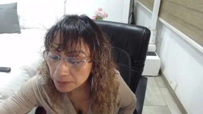 Watch YessiLatin recorded live streams from Chaturbate on 2025/08/12, Cam Archive
