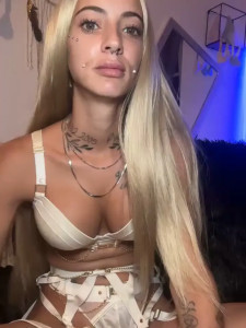 Watch mrs_skinny_goddess recorded live streams from Stripchat on 2025/08/19, Cam Archive