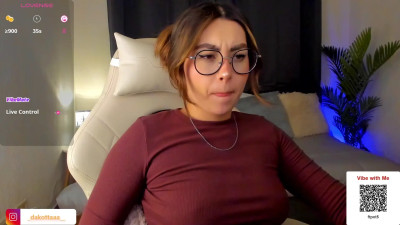 Watch dakottaa__ recorded live streams from Chaturbate on 2025/08/21, Cam Archive