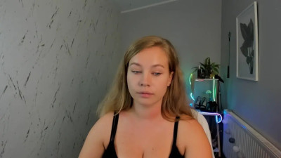 Watch holly_bb95 recorded live streams from Chaturbate on 2025/08/22, Cam Archive