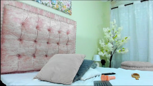 Watch miaa_de_luca recorded live streams from Chaturbate on 2025/08/27, Cam Archive