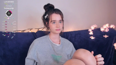 Watch alivialovely recorded live streams from Chaturbate on 2025/08/27, Cam Archive