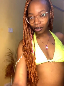 Watch Ella_prettybrownskin recorded live streams from Stripchat on 2025/09/03, Cam Archive