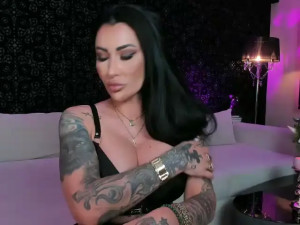 Watch Mistress-Kennya recorded live streams from Stripchat on 2025/09/13, Cam Archive