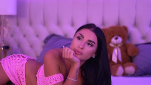 Watch IsabelleHunt recorded live streams from Chaturbate on 2025/09/13, Cam Archive