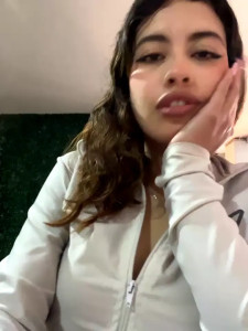 Watch Isabela_Colins recorded live streams from Stripchat on 2025/09/21, Cam Archive