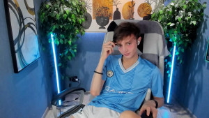 Watch john_weasley recorded live streams from Chaturbate on 2025/09/26, Cam Archive