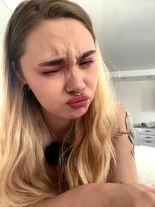 Watch LunaMillie recorded live streams from Stripchat on 2025/09/29, Cam Archive