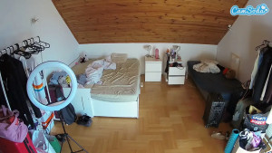 voyeurcam-julmodels-greybed-3