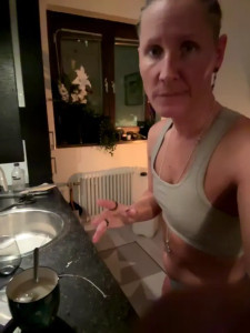 SwingWingWomanSweden