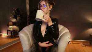 Watch my_maite recorded live streams from Chaturbate on 2025/10/03, Cam Archive