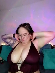 Watch soofy__ recorded live streams from Stripchat on 2025/10/07, Cam Archive