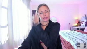 holy_khloe