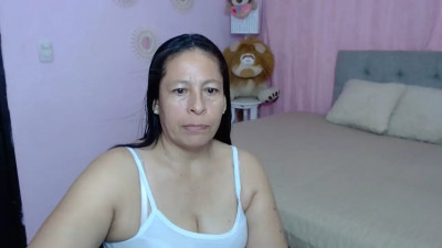 Watch mature_martina recorded live streams from Chaturbate on 2025/10/12, Cam Archive