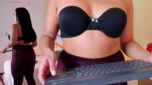 Watch caroline_maldonado recorded live streams from Chaturbate on 2025/10/12, Cam Archive