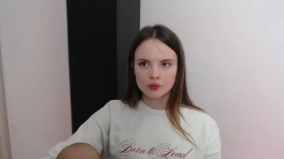 Watch Ariella_ari recorded live streams from Stripchat on 2025/10/14, Cam Archive