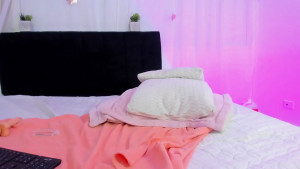 Watch iam_amber recorded live streams from Chaturbate on 2025/10/19, Cam Archive