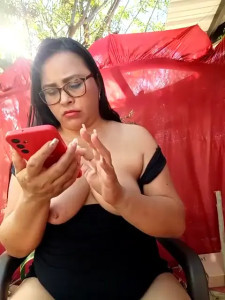 Dirty-Momm-Divorced-Hot