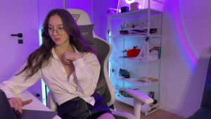 Watch misslalii recorded live streams from Chaturbate on 2025/11/04, Cam Archive