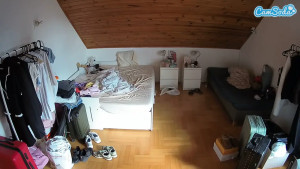 voyeurcam-julmodels-greybed-3