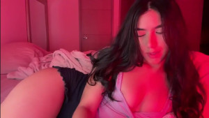 Watch latinella recorded live streams from Chaturbate on 2025/11/11, Cam Archive