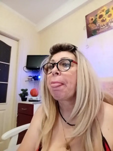 Watch SusieNoreen recorded live streams from Stripchat on 2025/11/11, Cam Archive