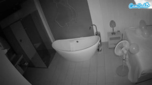 voyeurcam-casa-salsa-bathroom-5