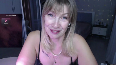 Watch JuliaVilnet recorded live streams from Stripchat on 2025/11/24, Cam Archive