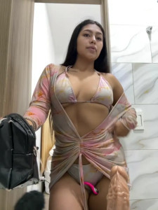 Watch Tania_rendon recorded live streams from Stripchat on 2025/11/23, Cam Archive