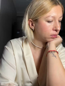 Watch Kittie_Valentine recorded live streams from Stripchat on 2025/11/22, Cam Archive