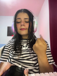 pretty_angela1
