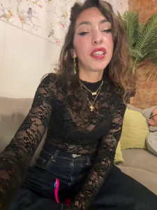 Watch Amani_thewolf recorded live streams from Stripchat on 2025/11/21, Cam Archive