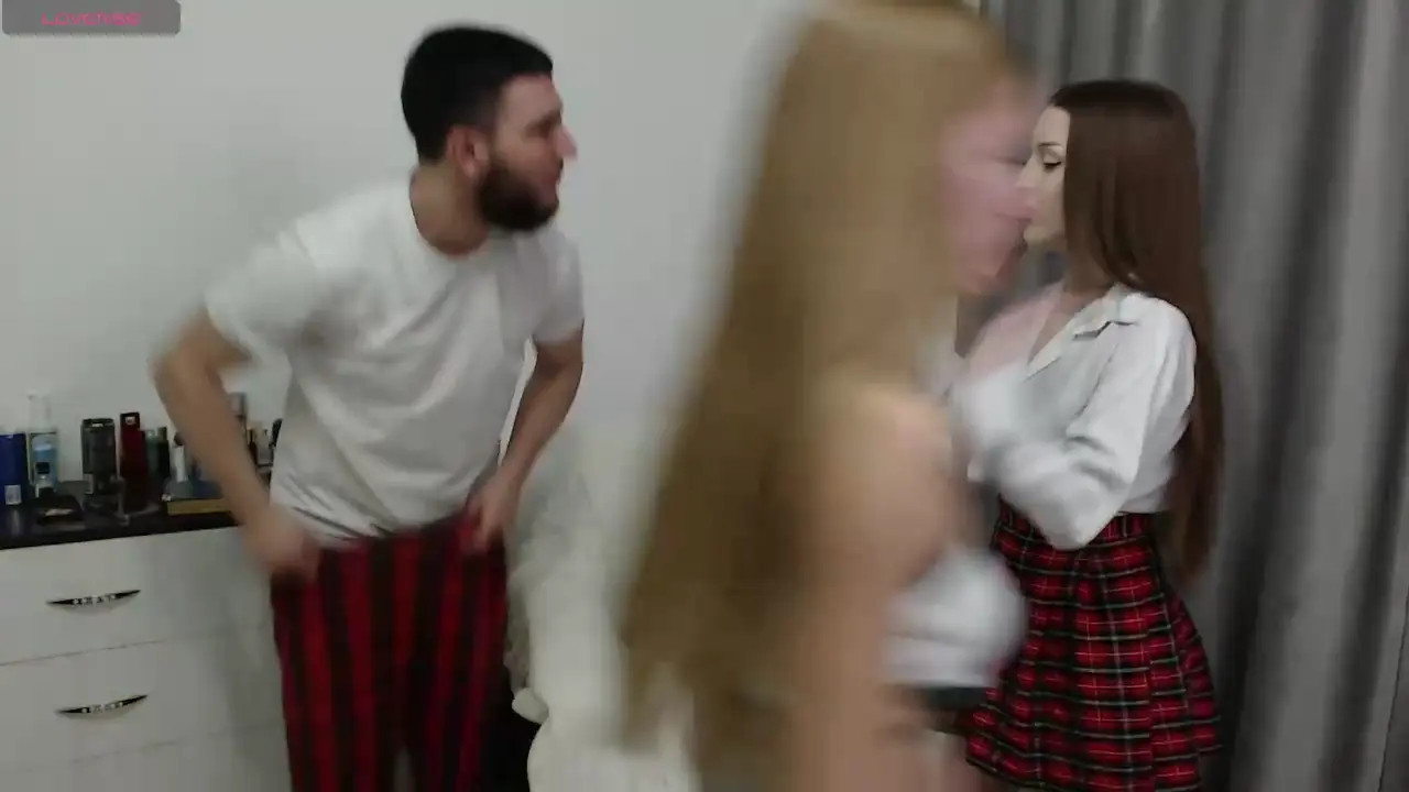 Watch renae_tom recorded live streams from Chaturbate on 2026/03/04, Cam Archive