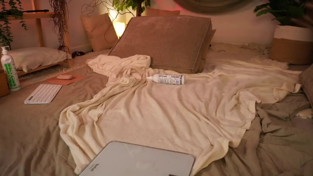 Watch scarletshadow recorded live streams from Chaturbate on 2026/03/10, Cam Archive