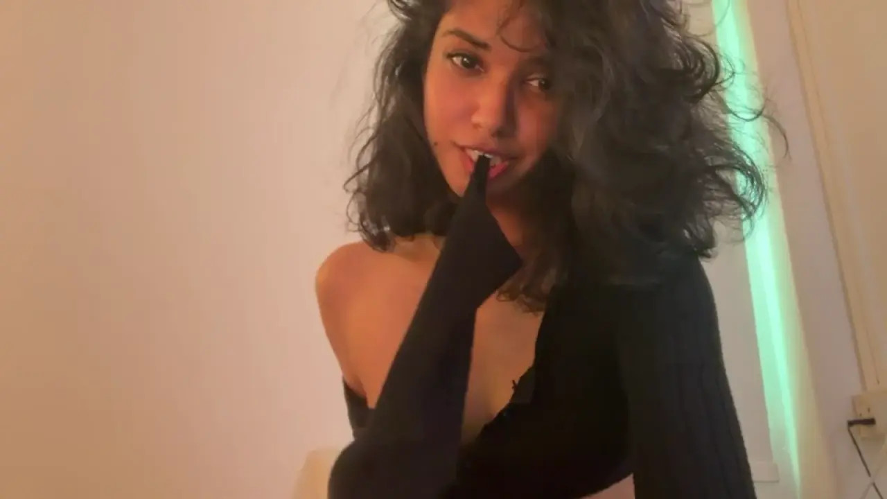 Watch mriea_ recorded live streams from Chaturbate on 2026/04/23, Cam Archive