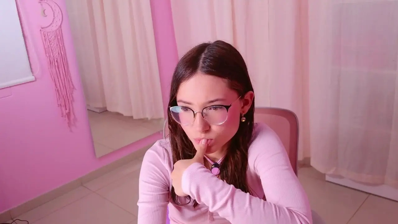 Watch little_effy18 recorded live streams from Chaturbate on 2026/04/25, Cam Archive