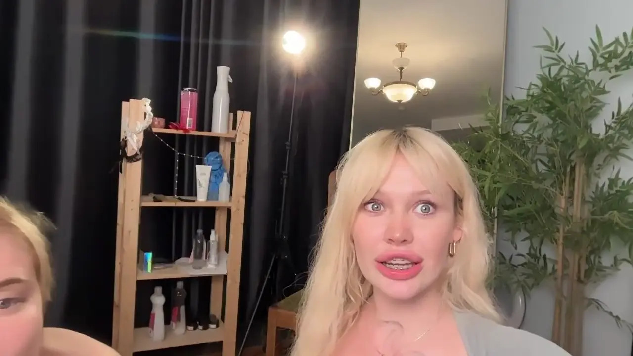 Watch golden_alinee recorded live streams from Chaturbate on 2026/08/18, Cam Archive