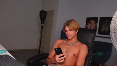 Watch thomas_brons recorded live streams from Chaturbate on 2026/09/22, Cam Archive