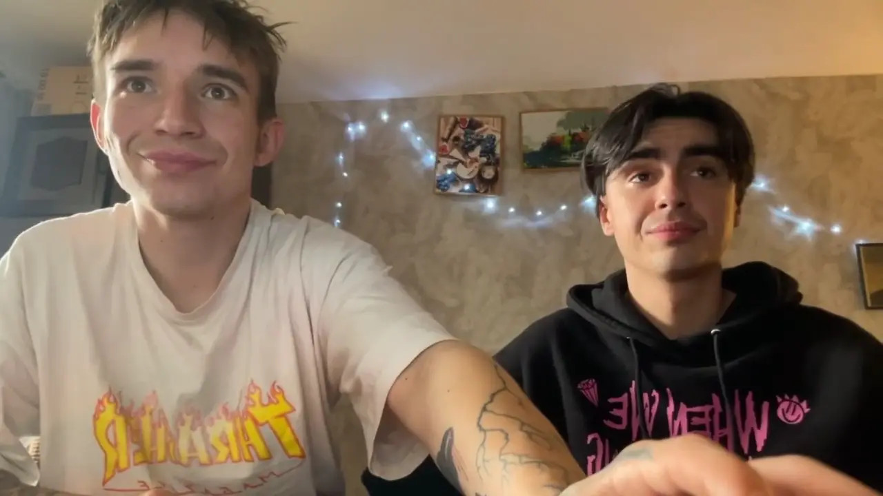 stralght_twinks