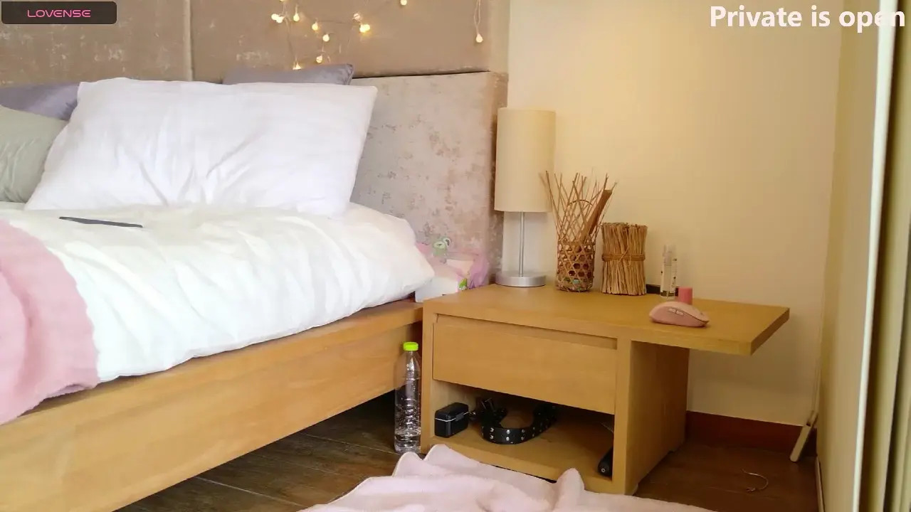 Watch tinyangelxx recorded live streams from Chaturbate on 2026/10/01, Cam Archive